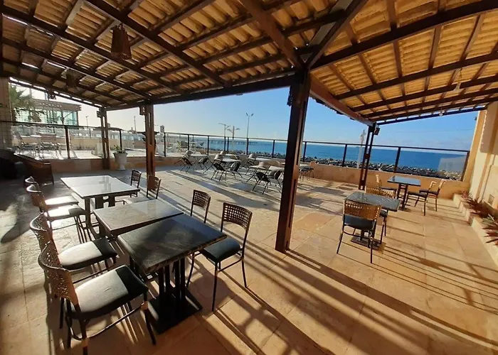 703 Lindo Flat mobiliado com vista lateral mar na Praia de Iracema